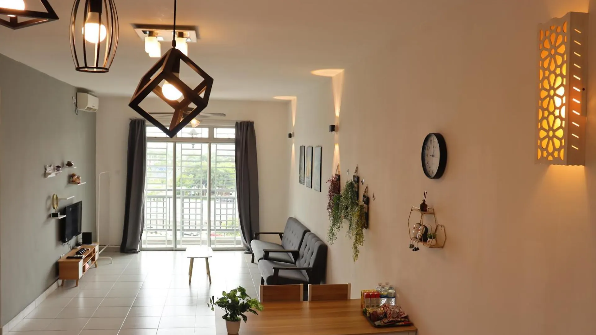 Mgm-Tebrau City Walk Within 5 Min To Aeon Mall, Ikea & Toppen Johor Bahru Ma­lay­sia